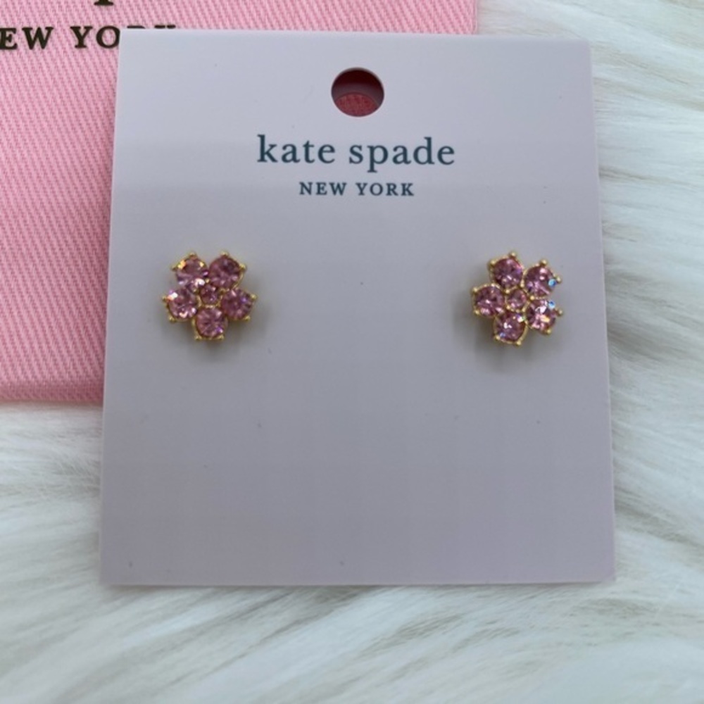🌸SOLD🌸 Kate Spade Flower Stud Earrings NWT - Picture 2 of 4